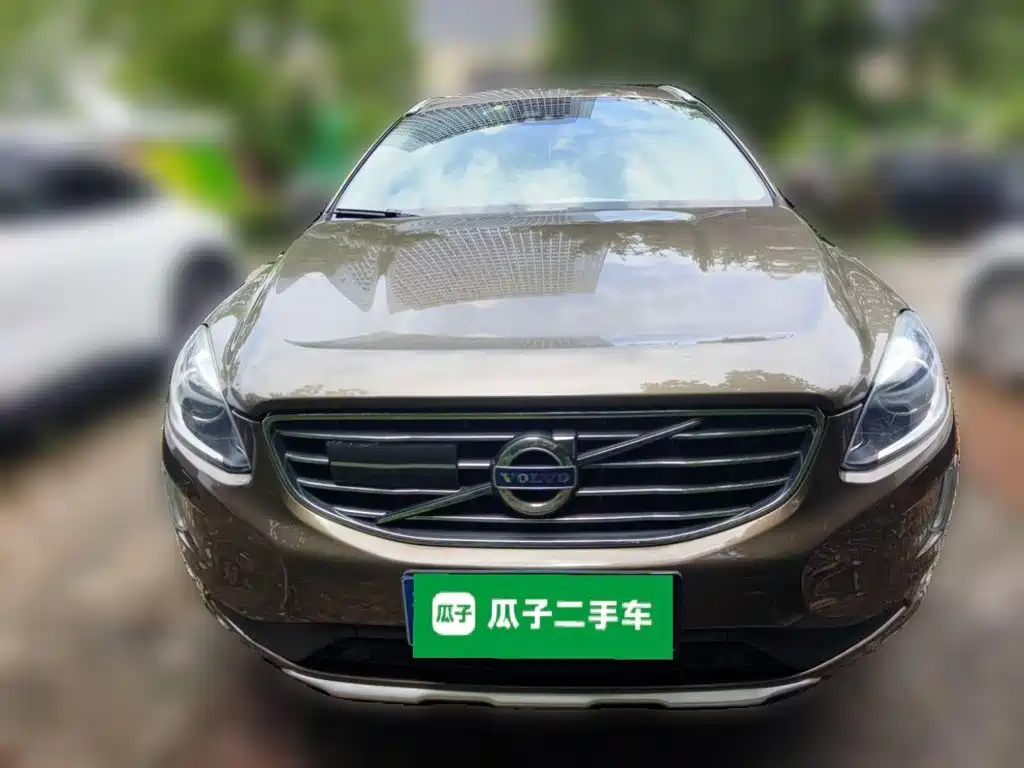 Фото 24 - Volvo XC60