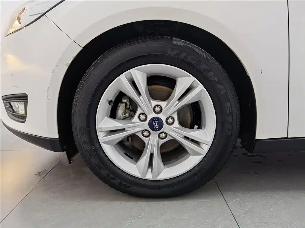 FORD FOX