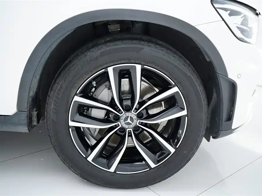 Mercedes-Benz GLC 2022 Facelift GLC 260 L 4MATIC Luxury Model фото 31