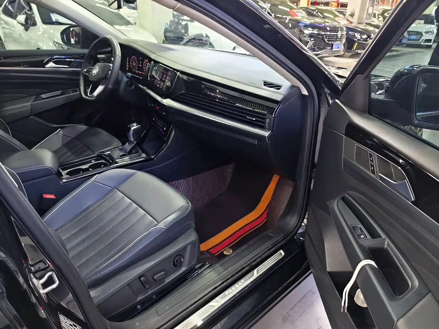Volkswagen Passat 2023 330TSI Elite Edition фото 6