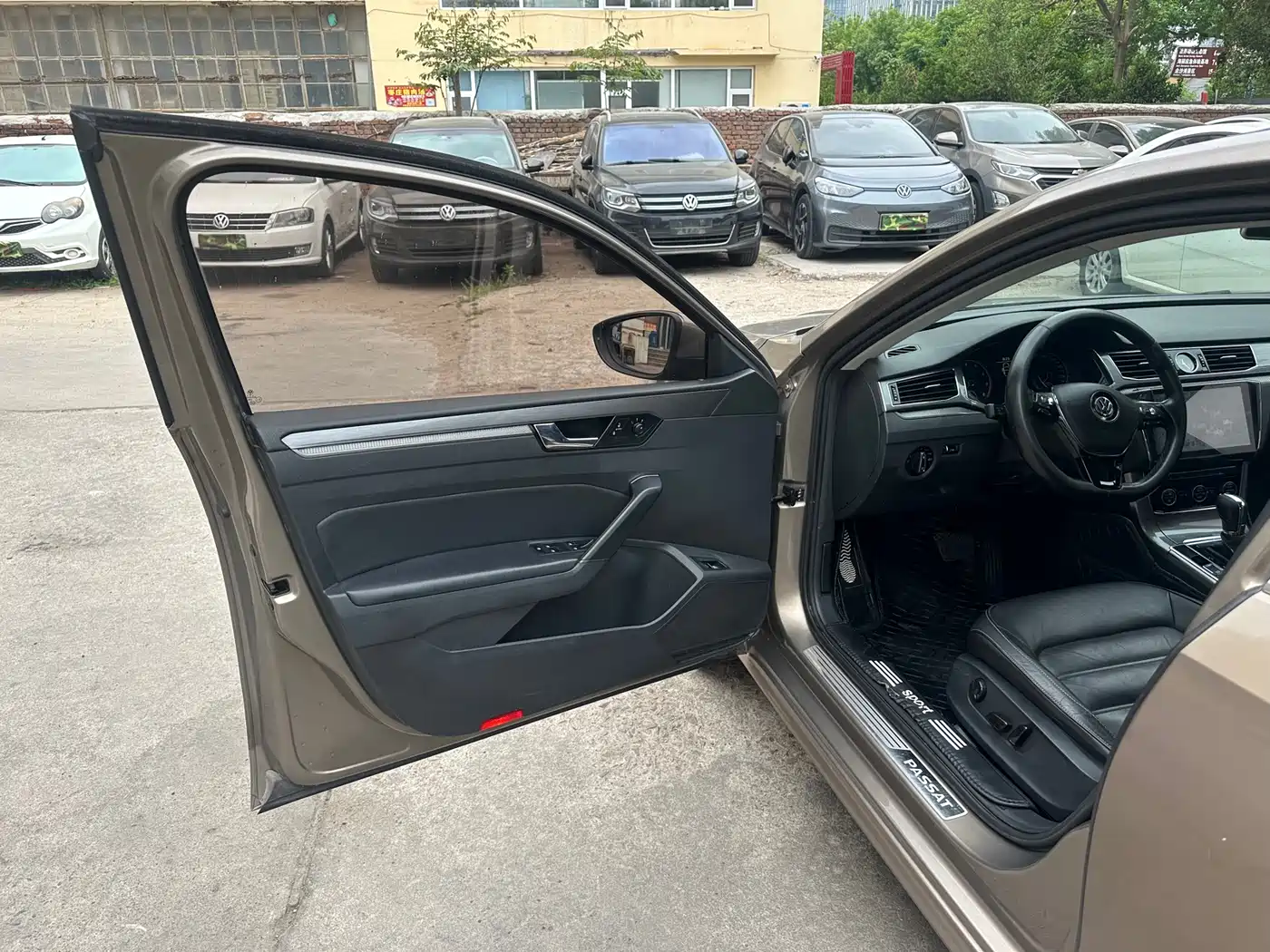 Volkswagen Passat 2016 280TSI DSG Honor Edition фото 11