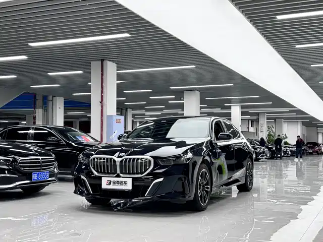 BMW 5 SERIES