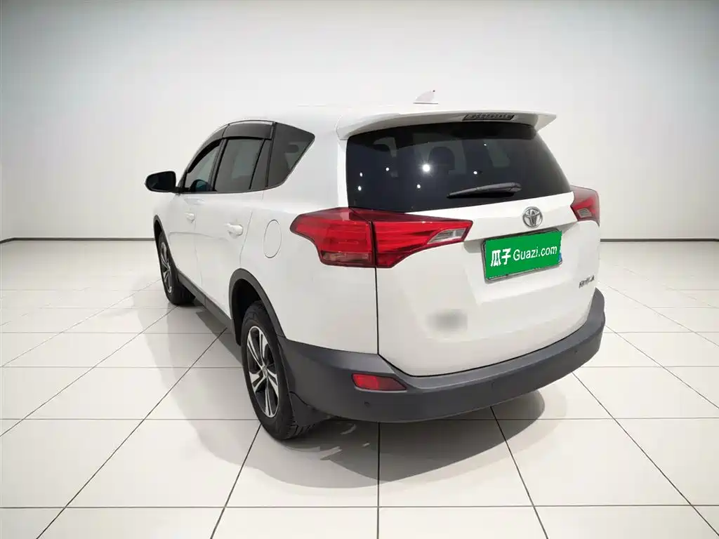 Toyota RAV4 Rongfang 2015 2.0L CVT 2WD Trend Edition фото 5
