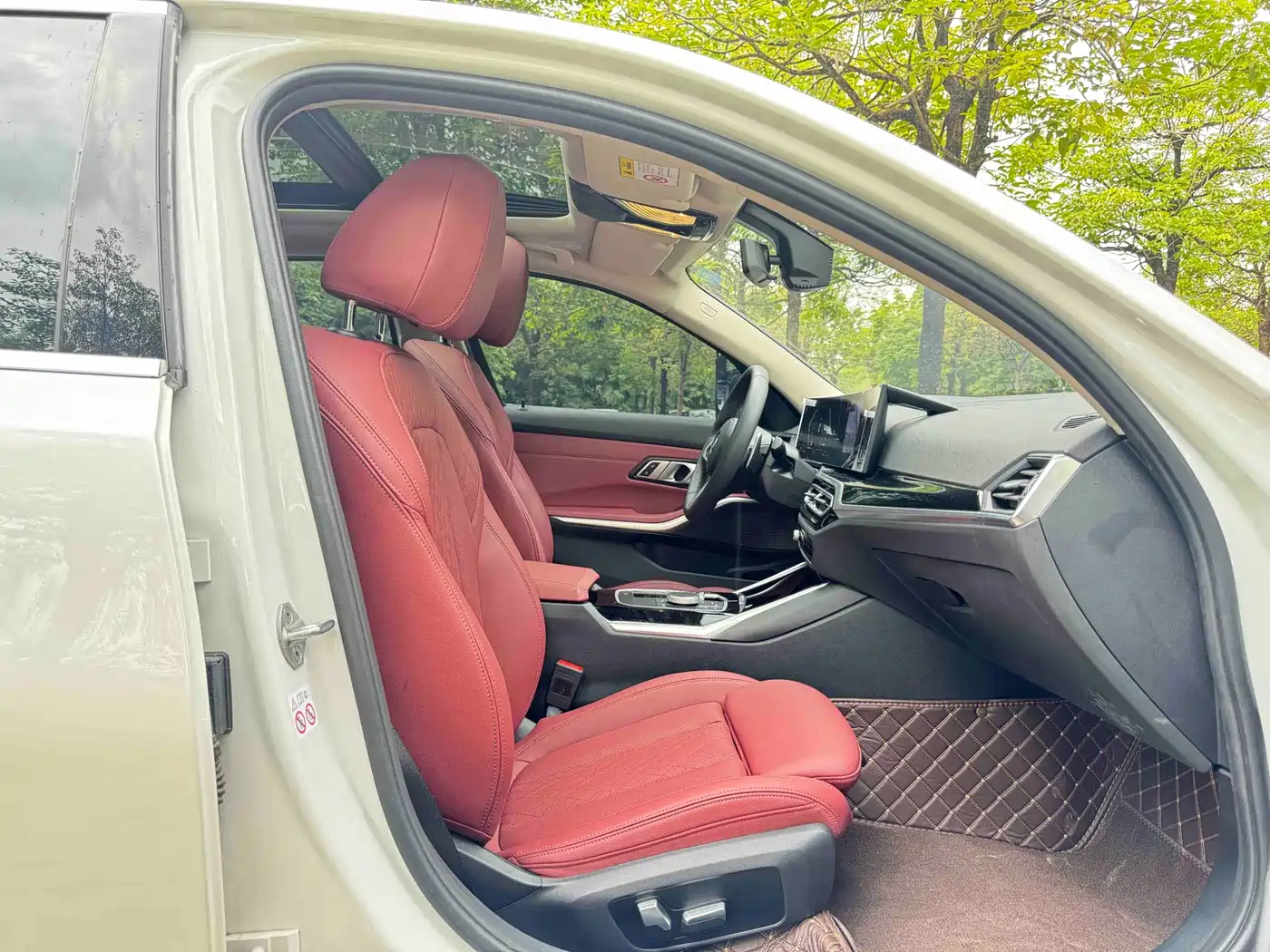 BMW 3 Series 2023 320Li M Sport Package фото 12