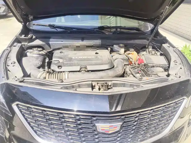 Cadillac XT4 2018 Model 28T 2WD Luxury — фото 3