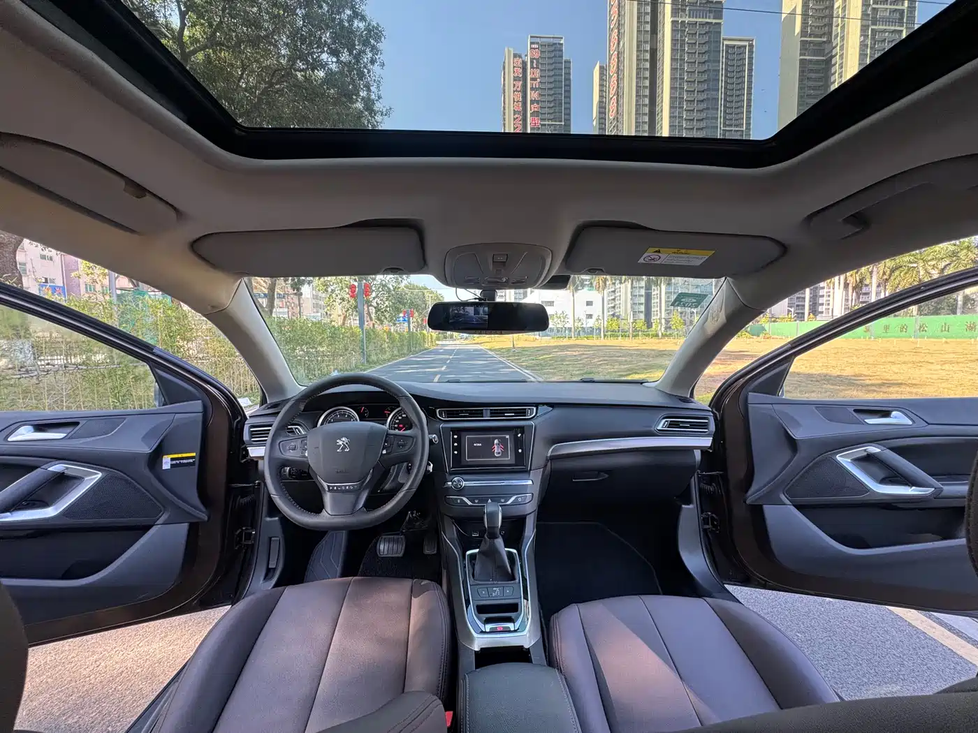 Peugeot 408 2014 1.8L Automatic Luxury Edition фото 8