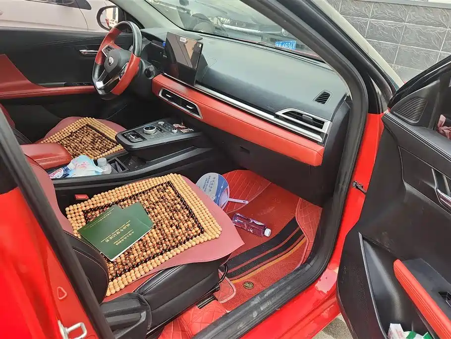 BYD E2