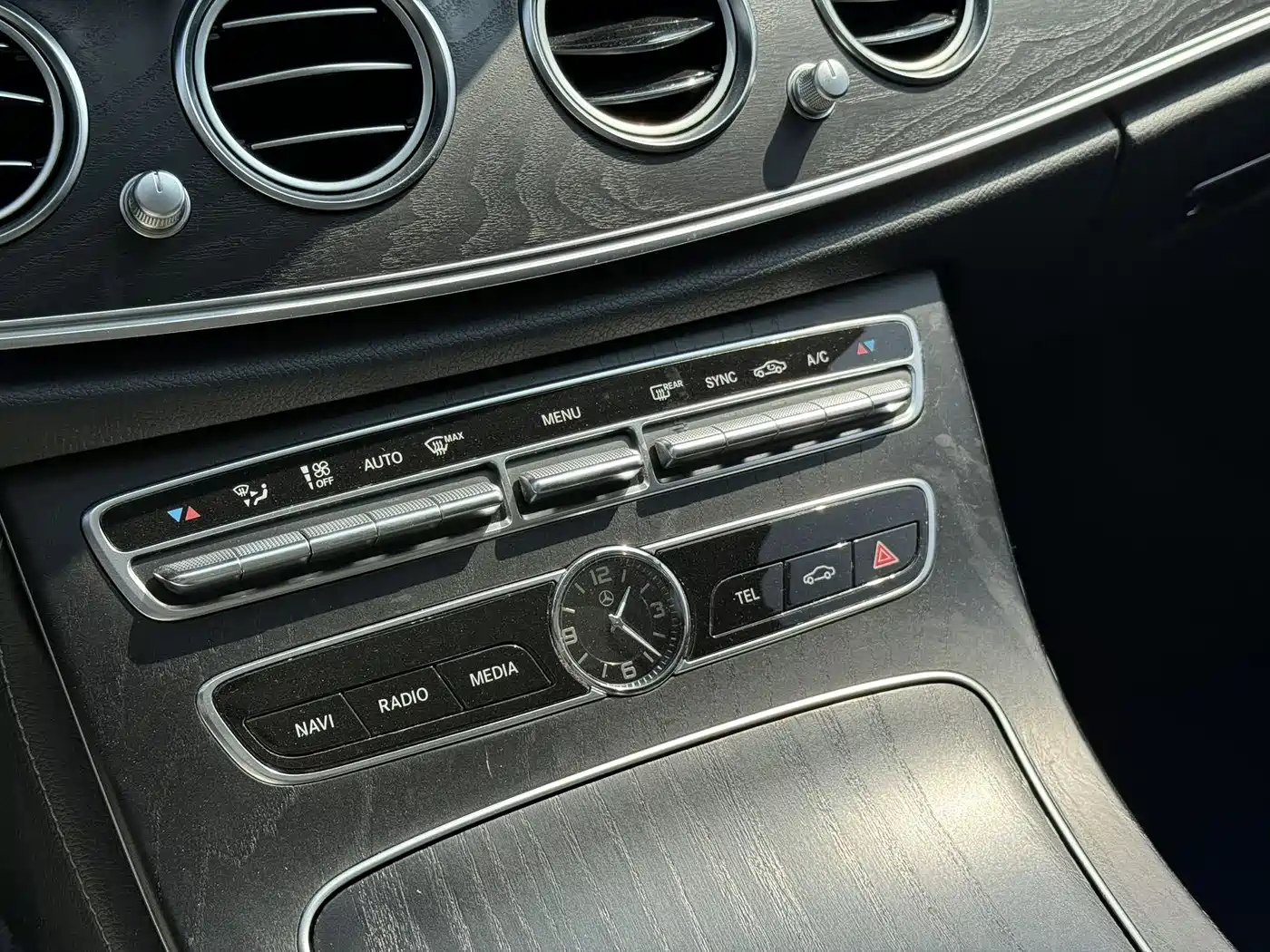 Mercedes-Benz E-Class 2018 E 300 L Sport Fashion фото 13