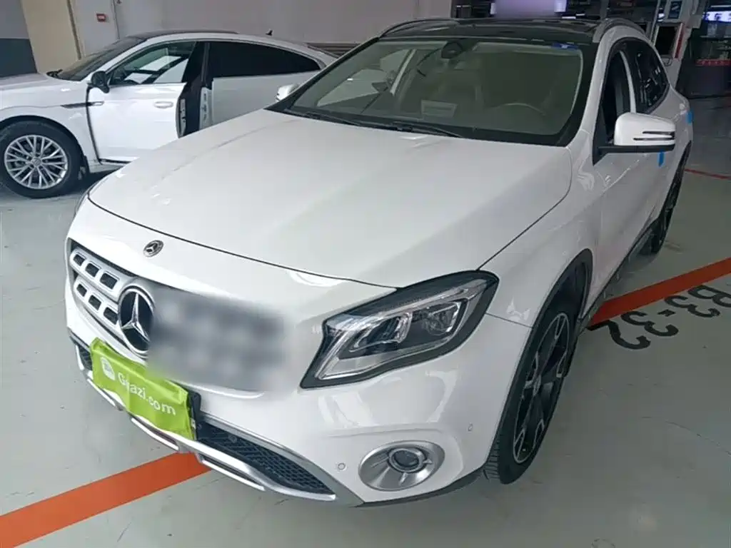 Mercedes-Benz GLA 2017 GLA 220 4MATIC Fashion