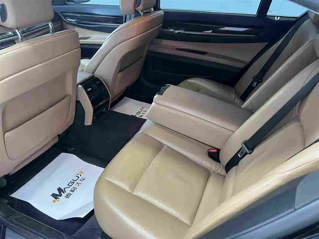 BMW 7 Series 2011 730Li Elegance фото 8