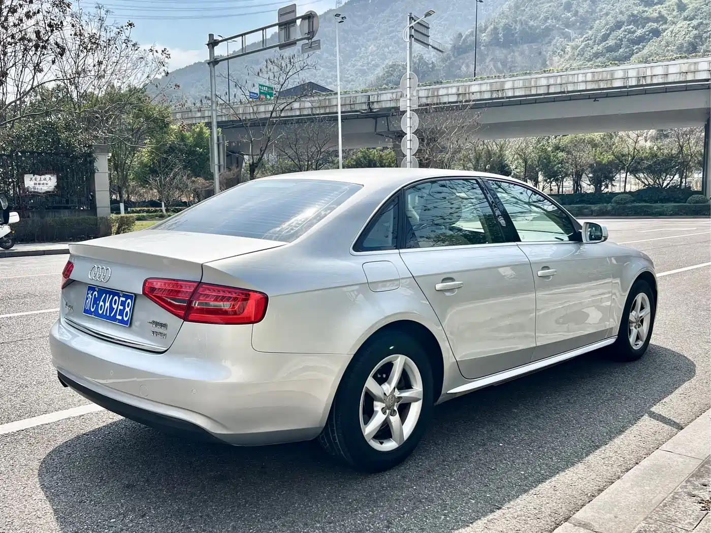 Audi A4L 2013 35 TFSI Automatic Comfort фото 7