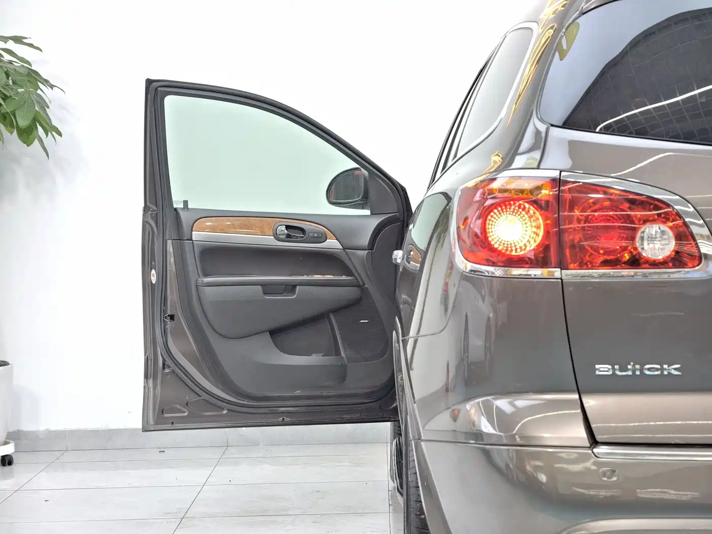 Buick Enclave 2010 3.6L Elite Edition фото 13