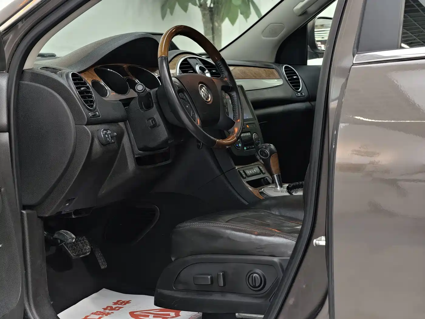 Buick Enclave 2010 3.6L Elite Edition фото 20