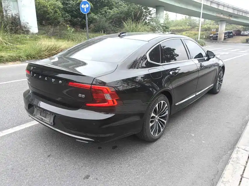 Volvo S90 2023 B5 Intelligent Comfort Luxury Edition фото 10