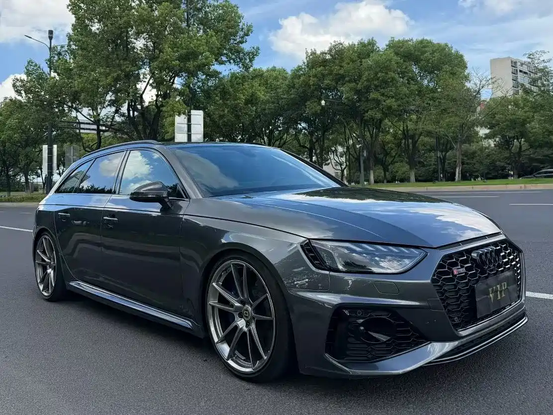 Audi RS 4 2021 2021 RS4 Avant Obsidian Edition