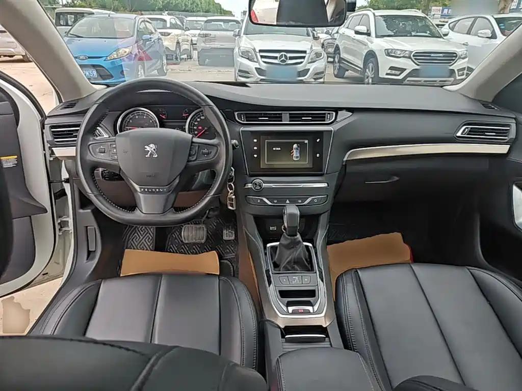 Peugeot 408 2016 1.6T Automatic Luxury Edition фото 10