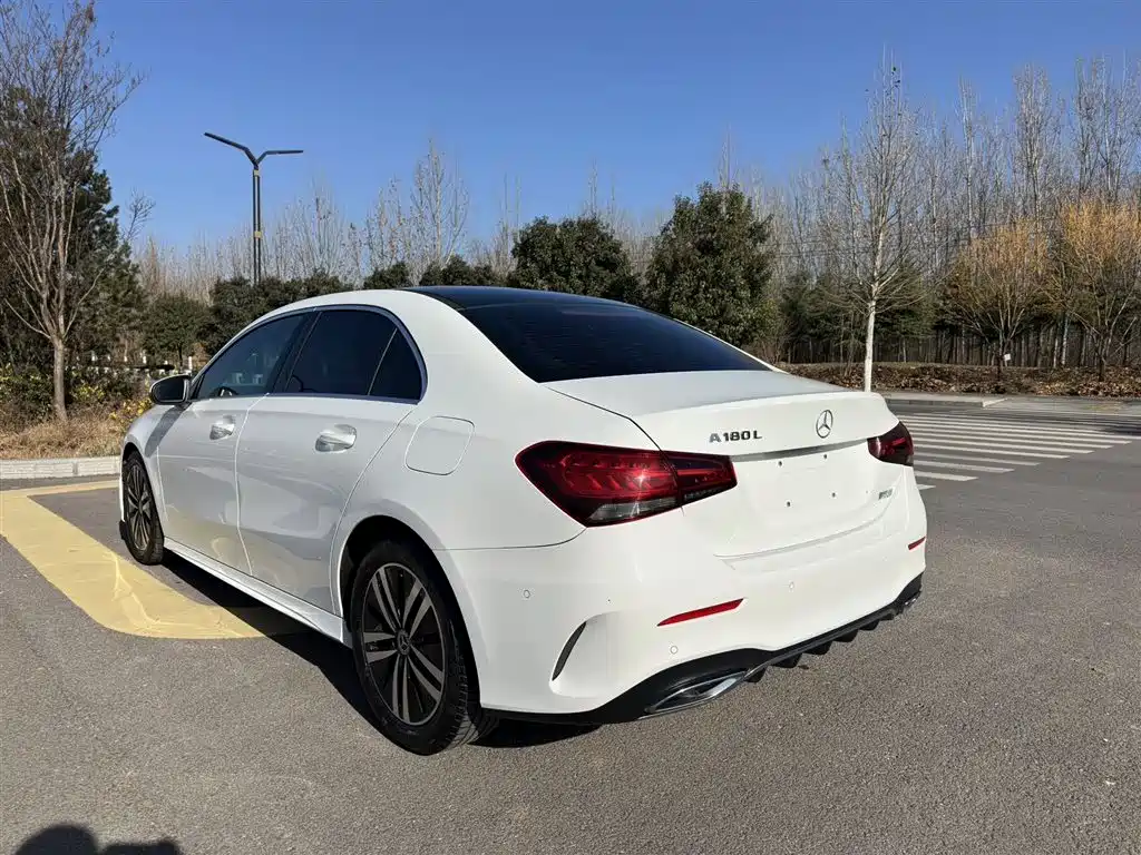 Mercedes-Benz A-Class 2020 A 180 L Sport Sedan фото 7