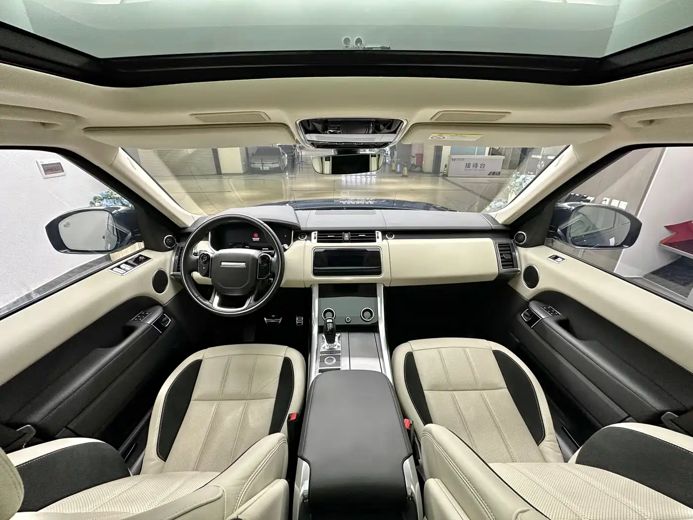 Land Rover Range Rover Sport 2022 3.0 L6 Indigo Flowing Light Edition фото 10