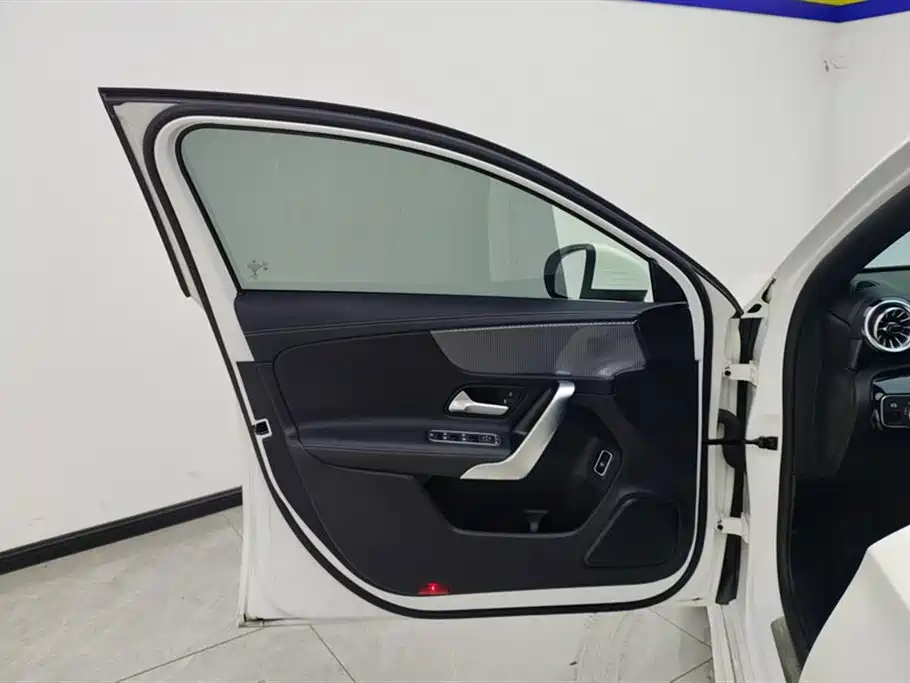 Mercedes-Benz A-Class 2022 Facelift II A 200 L Sport Sedan Fashion фото 7
