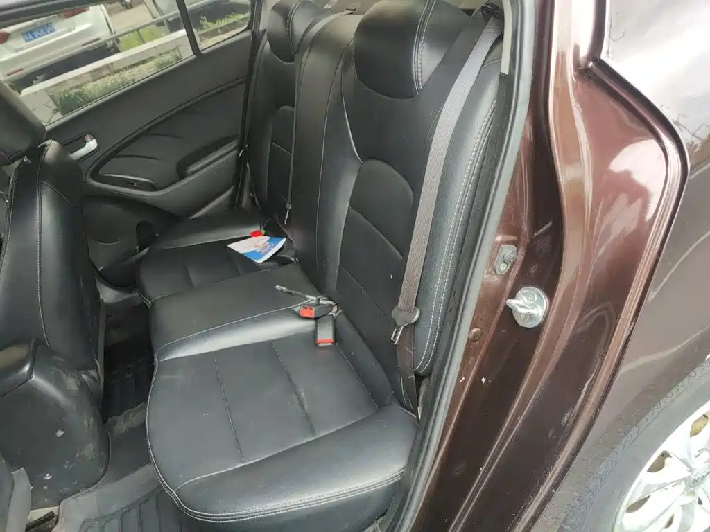 Photo 18 - Kia K3