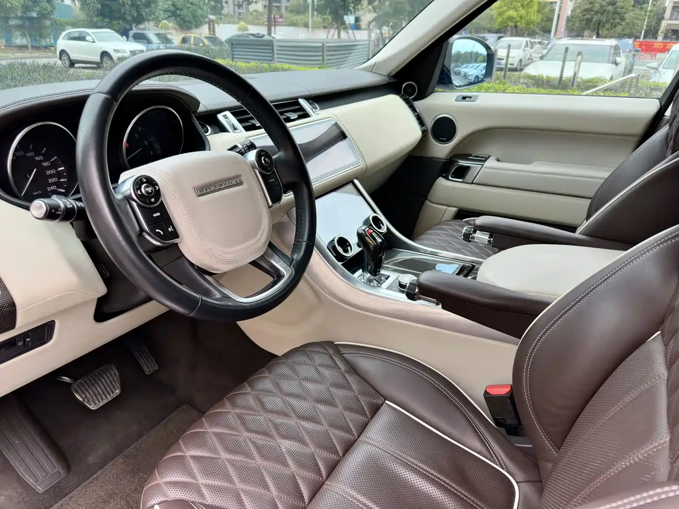 Land Rover Range Rover Sport 2014 3.0 SC V6 HSE фото 9