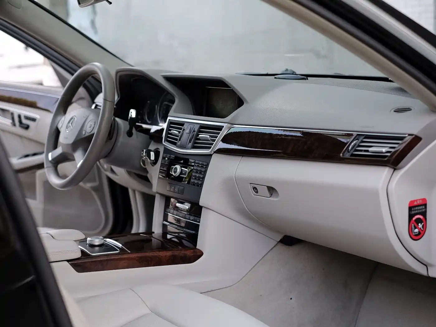 Mercedes-Benz E-Class 2012 E 200 L CGI Elegance фото 33