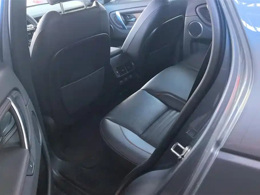 LAND ROVER DISCOVER SPORTS