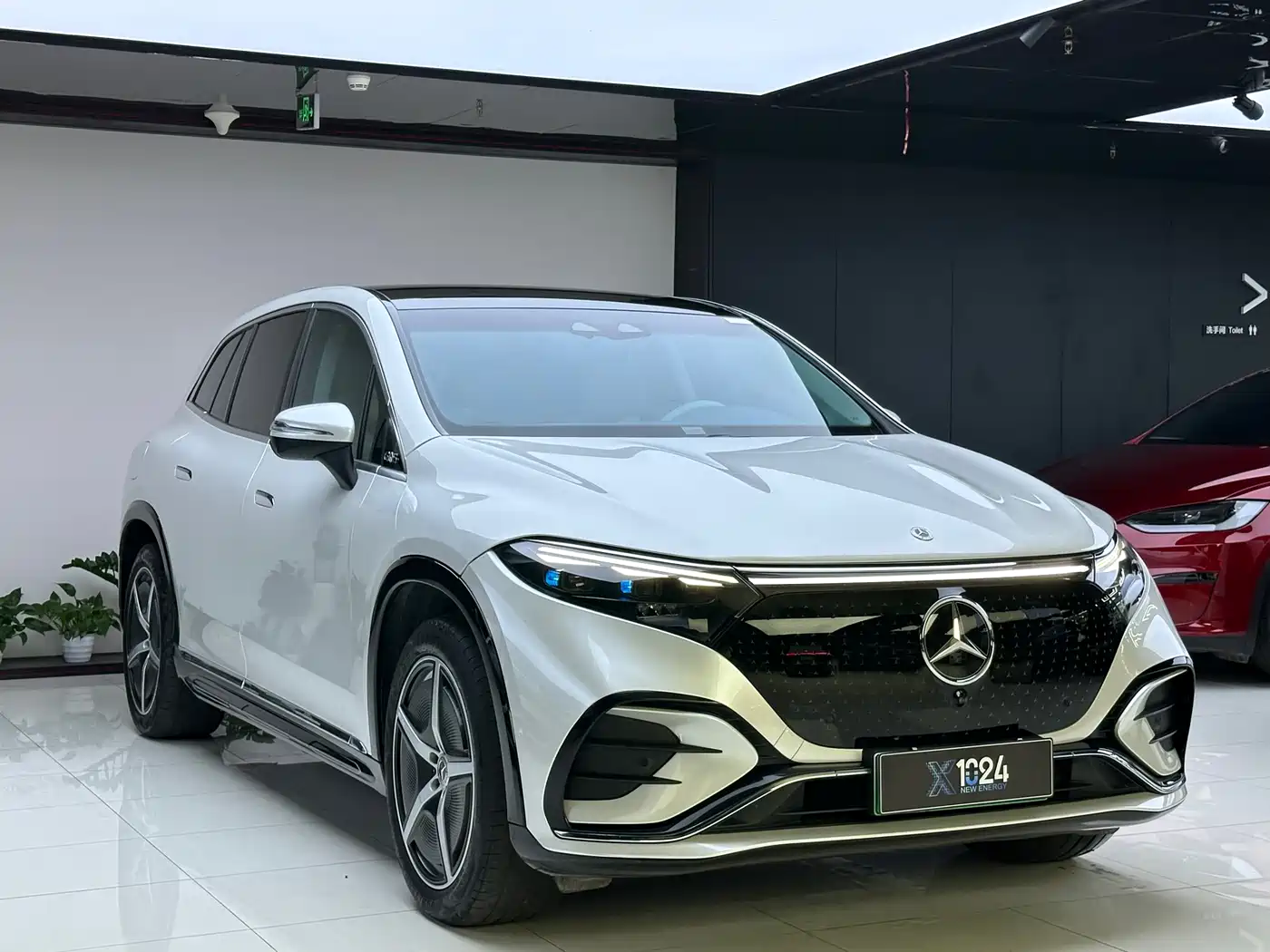 MERCEDES-BENZ EQS SUV