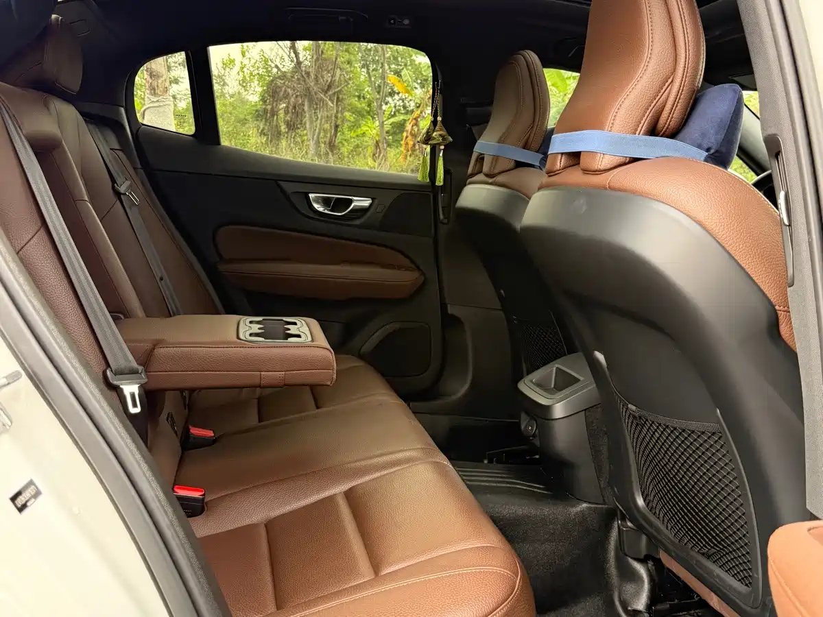 Volvo S60 2022 2022 B4 Smart Comfort Luxury Edition