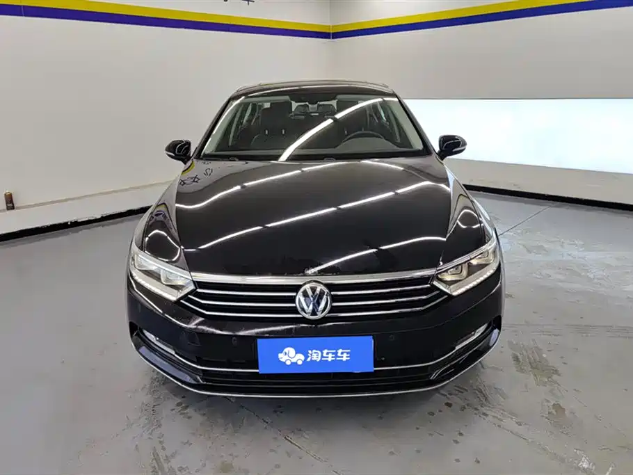 Volkswagen Magotan 2018 Facelift 330TSI DSG Luxury фото 2