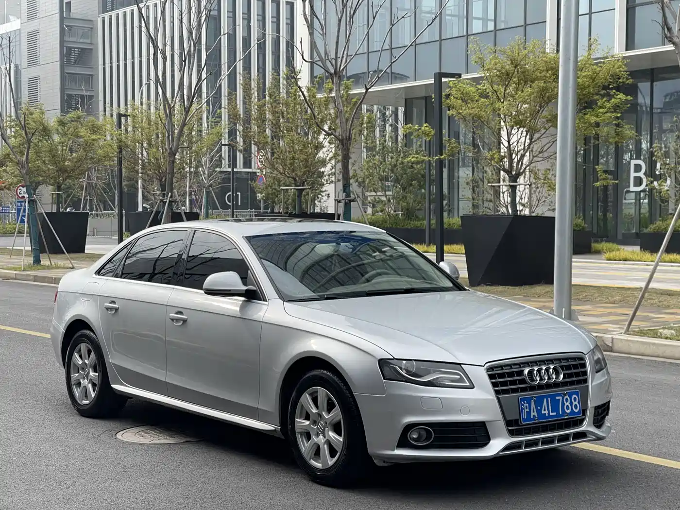 Audi A4L 2010 2.0 TFSI Technology фото 3