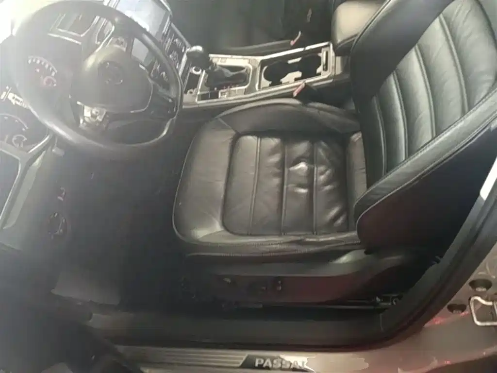 Volkswagen Passat 2016 330TSI DSG Honor Edition фото 15