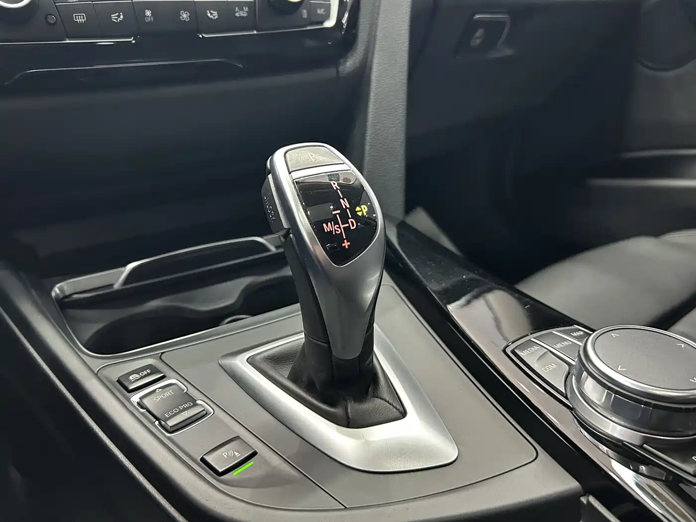 BMW 3 Series 2018 320Li Leading M Sport Package фото 10