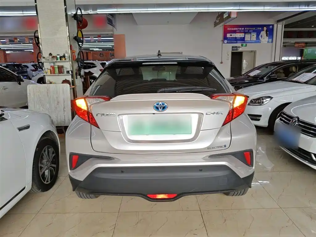 Toyota C-HR EV 2020 Luxury Sunroof Edition фото 6