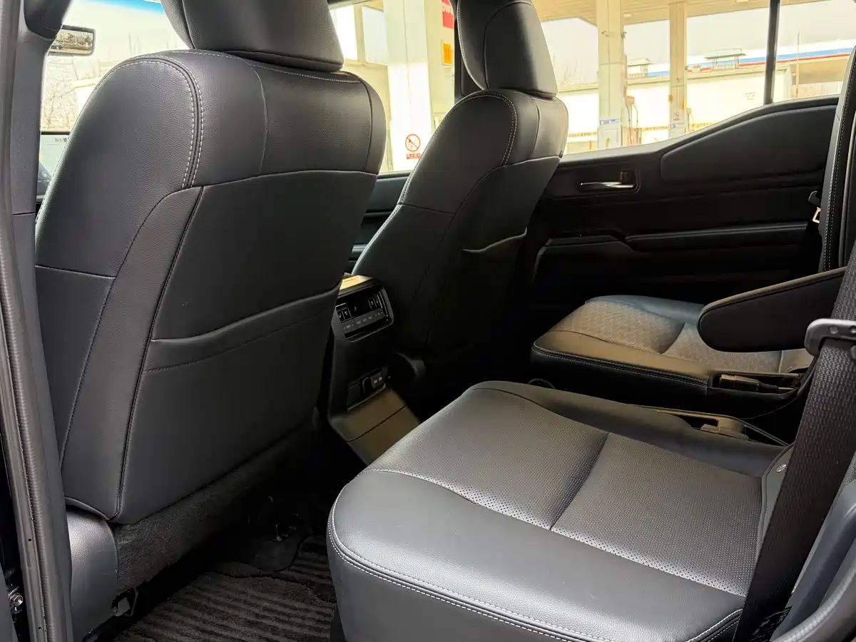 Toyota Prado 2025 2.4T Wild WX Edition 6-Seater фото 11