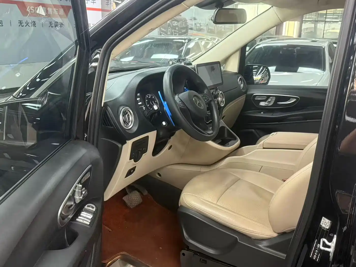 Mercedes-Benz Vito 2021 2.0T Elite 7-Seater фото 4