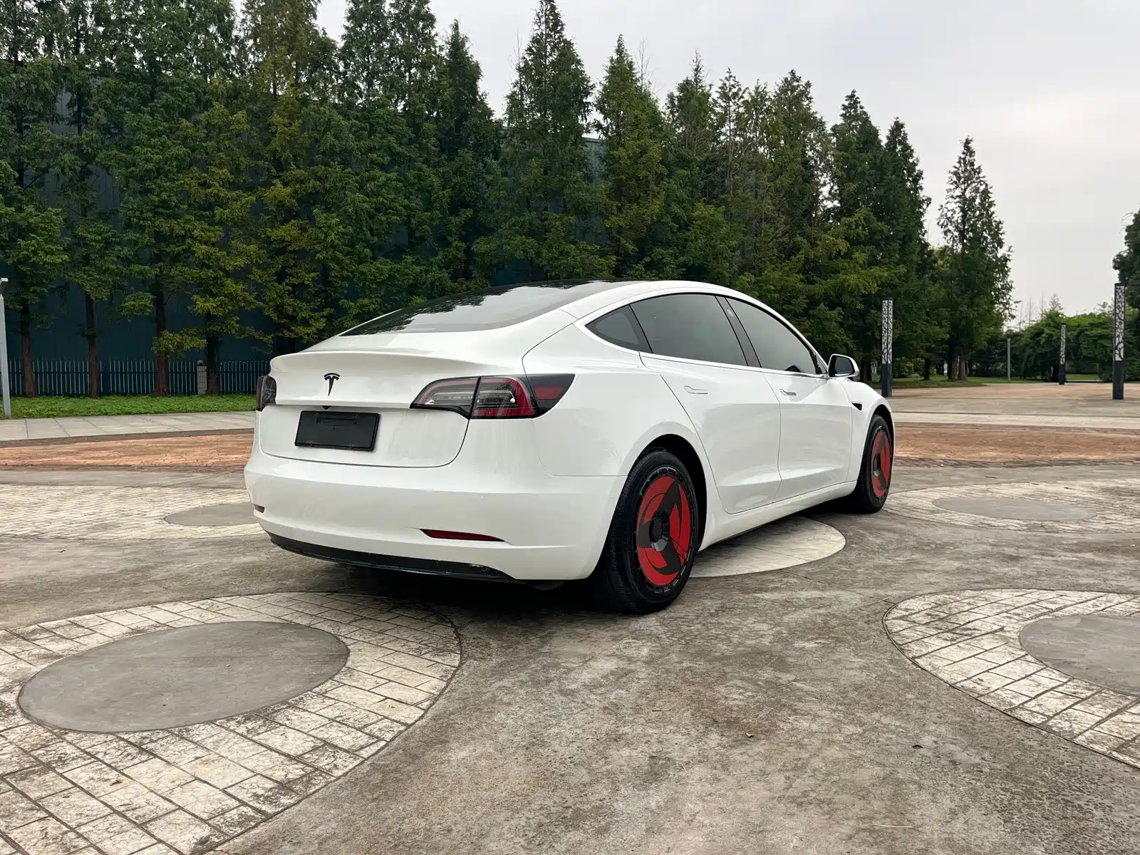 Фото 8 - Tesla Model 3