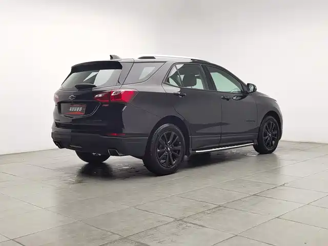 Chevrolet Equinox 2018 RS 550T Automatic 4WD Pioneer Edition — фото 2