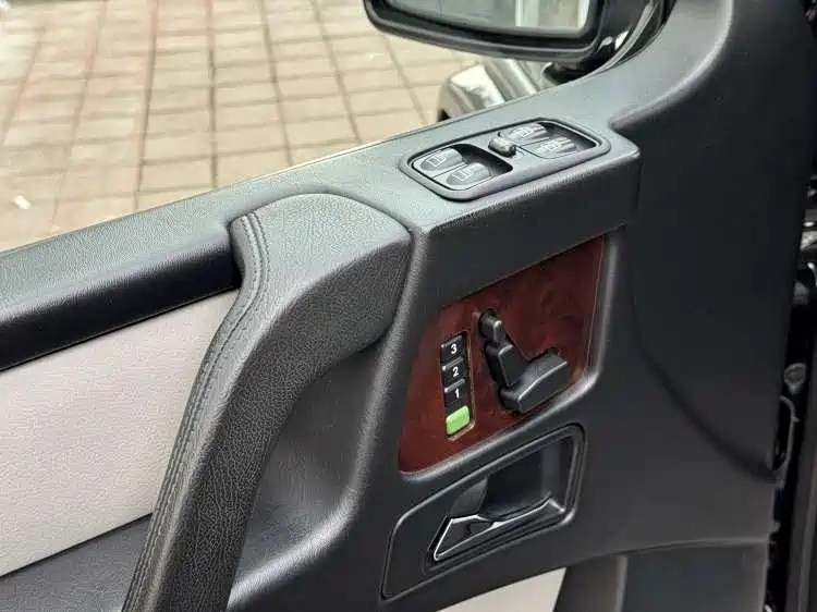 Mercedes-Benz G-Class 2010 G 500 фото 6