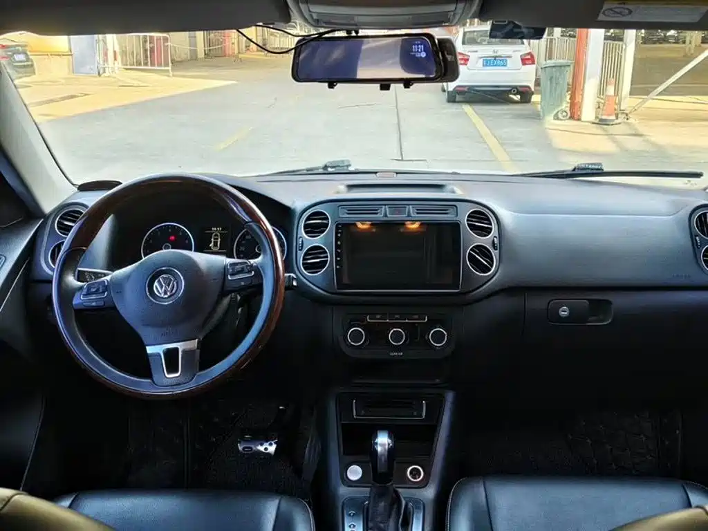صورة 5 - Volkswagen Tiguan