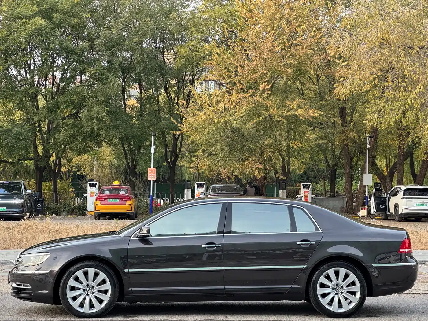 Volkswagen Phaeton 2013 4.2L Poltrona Frau Edition фото 14