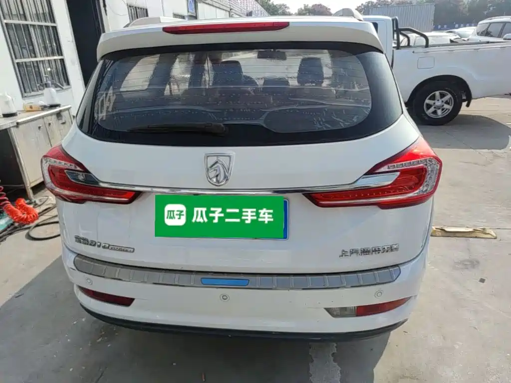 Baojun 310W 2018 2017 1.5L Manual Fashion Edition (China V)
