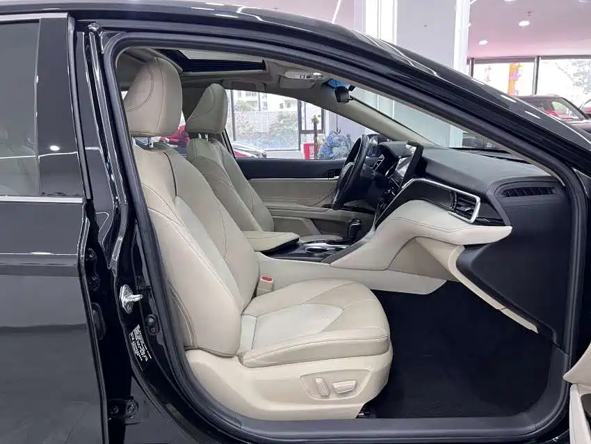 Toyota Camry 2021 2.0G Luxury Edition фото 11