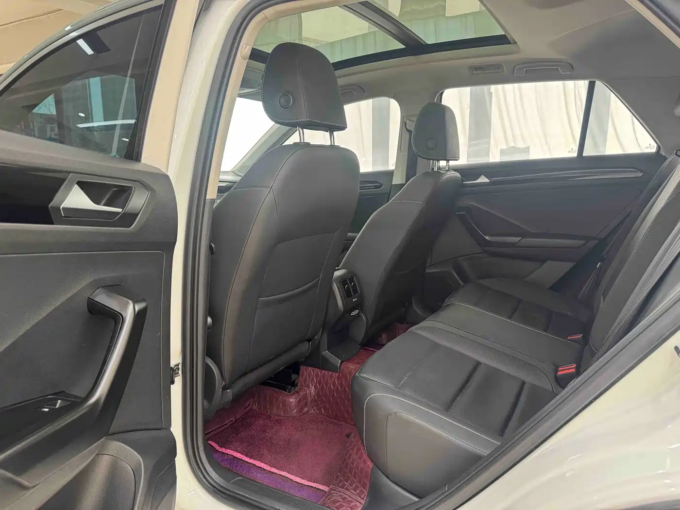 Volkswagen T-ROC 2021 280TSI DSG 2WD Comfort Smart Connect Edition фото 8