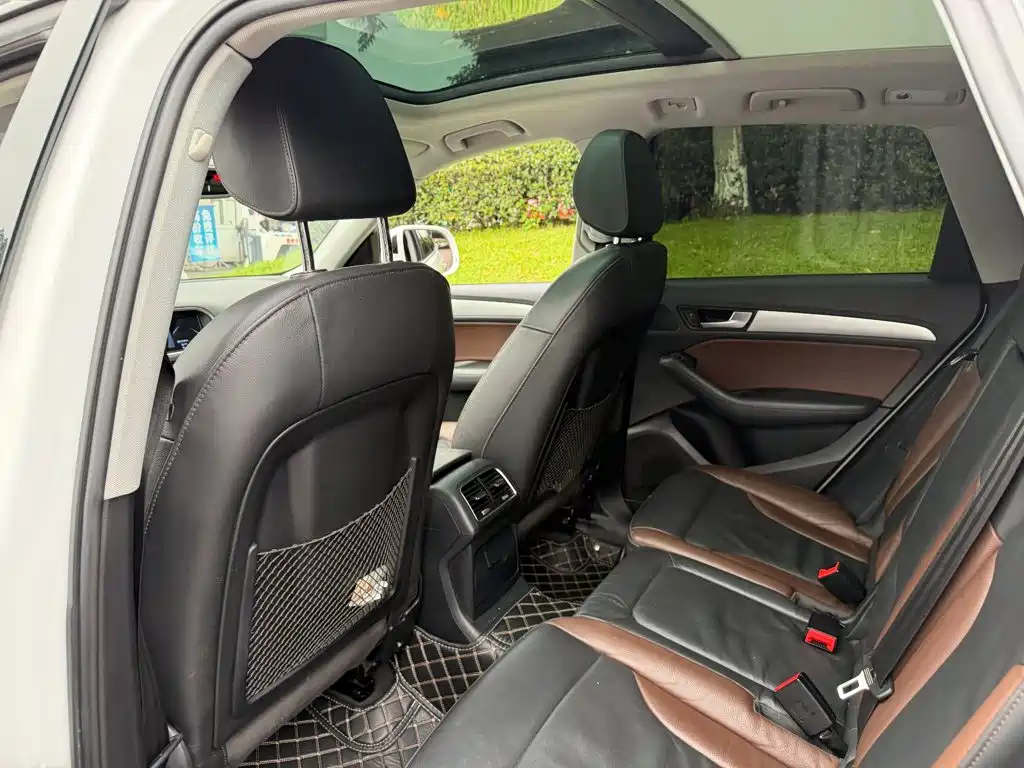 Photo 11 - Audi Q5