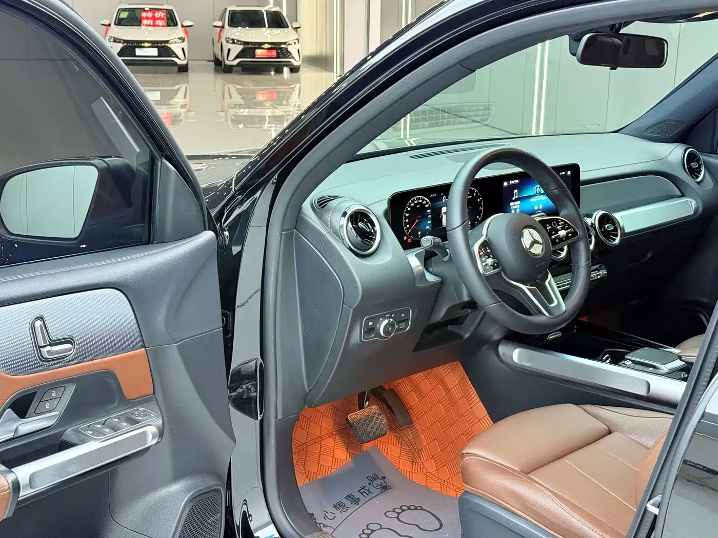 صورة 4 - Mercedes-Benz GLB