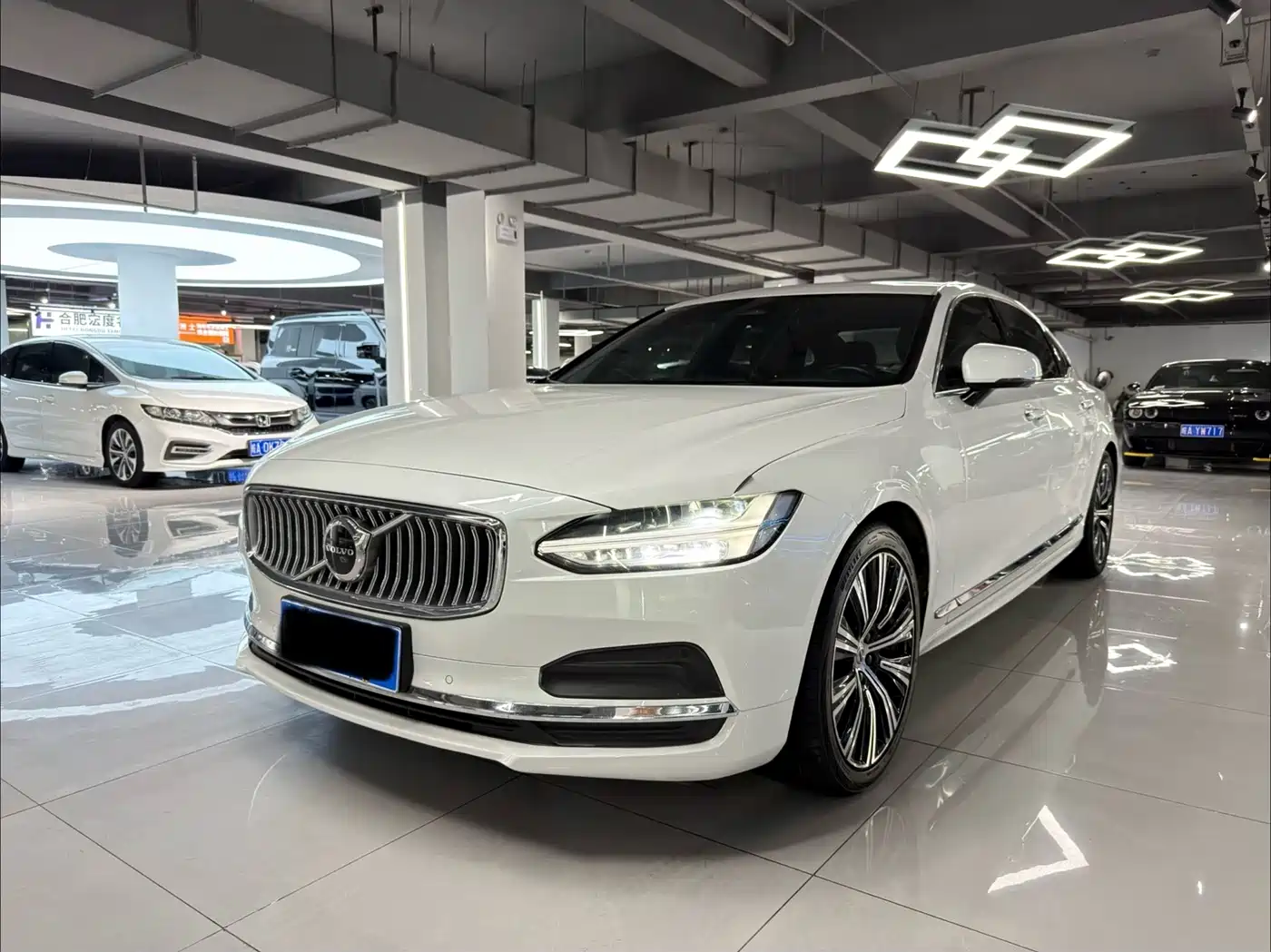 Photo 1 - Volvo S90