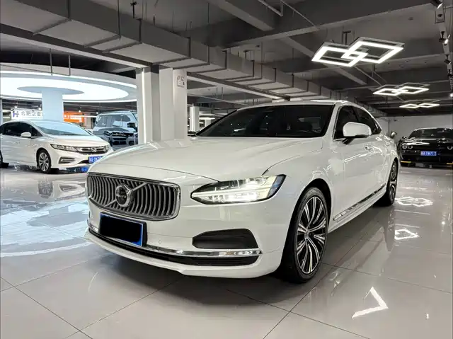 Volvo S90 2022 B5 Zhiyuan Luxury Edition — фото 1