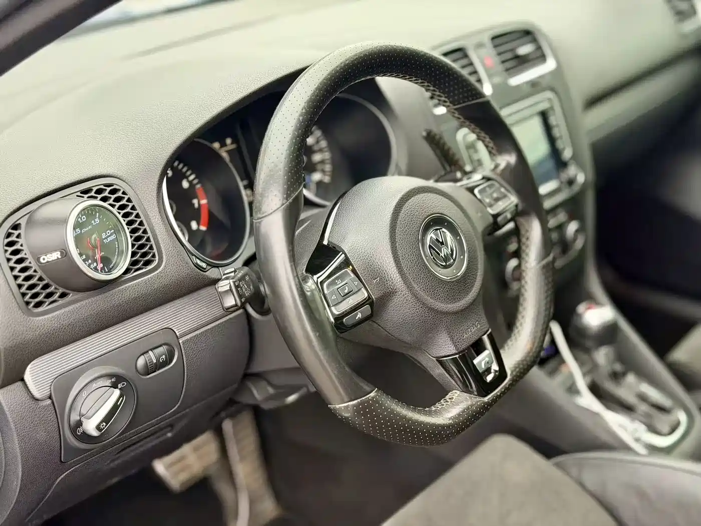 Volkswagen Golf (Import) 2011 2.0TSI R фото 7