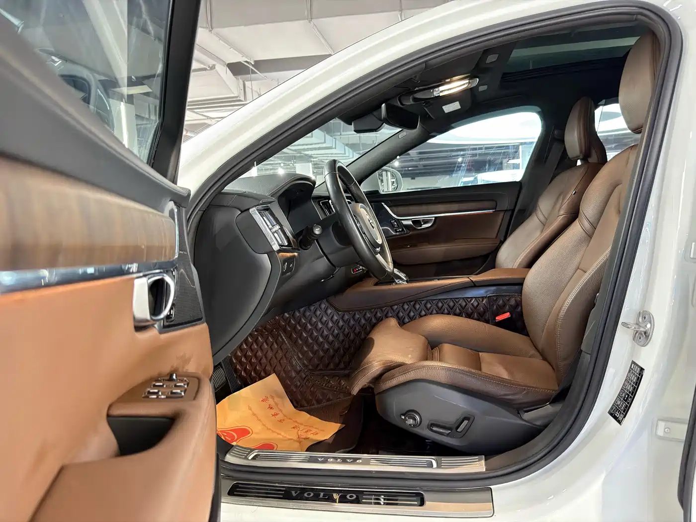Photo 7 - Volvo S90